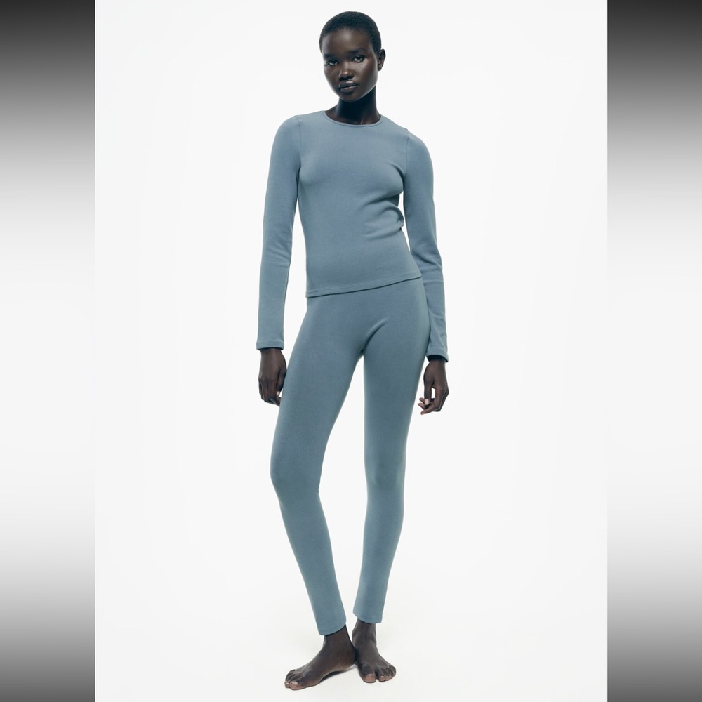 Zara seamless basic set. Cutout back and elbows